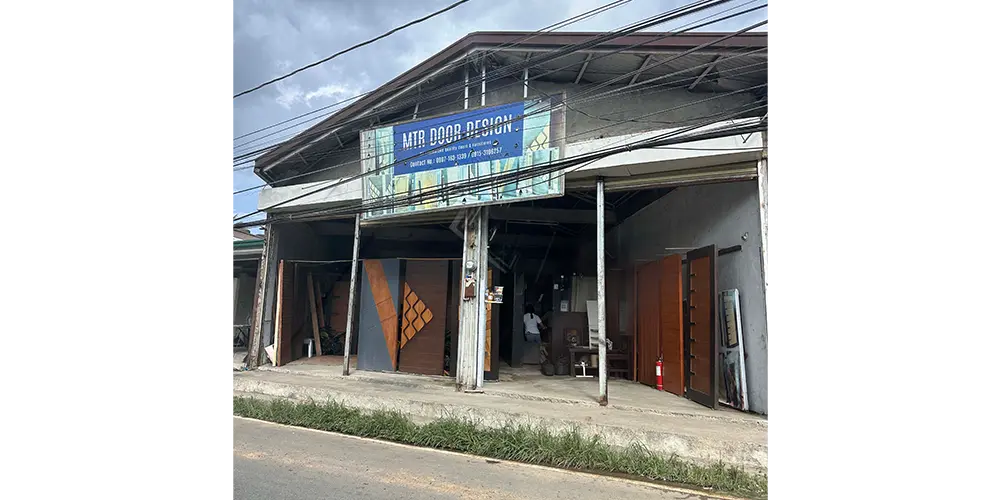 ドアを作ってくれたお店はSilang,CaviteにあるMRT DOOR Design