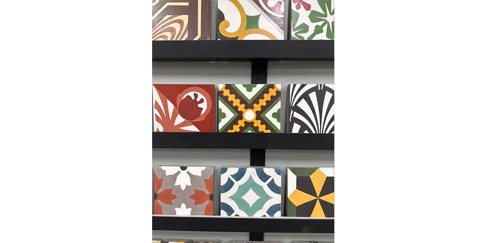 ショールームに並ぶさまざまなデザイン