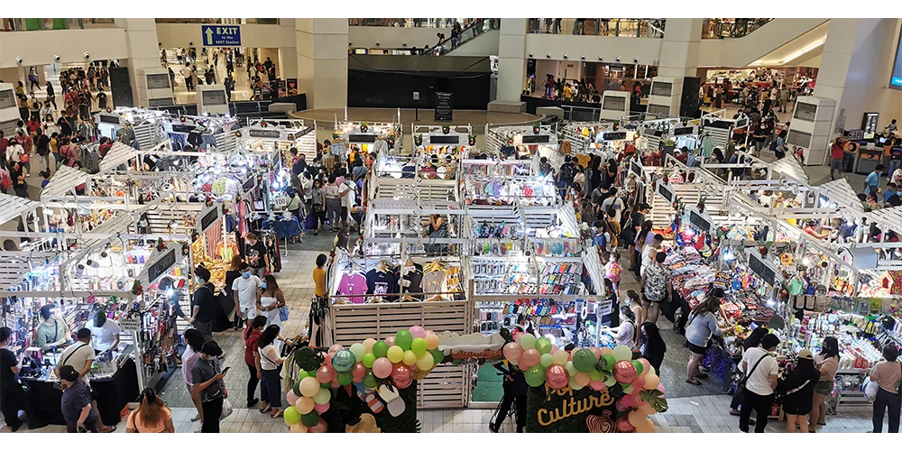 価格の安いお店が立ち並ぶ「チャンゲ」。お祭りっぽさがあって楽しいです。