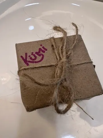 ココナツミルクで作る塩の断面。